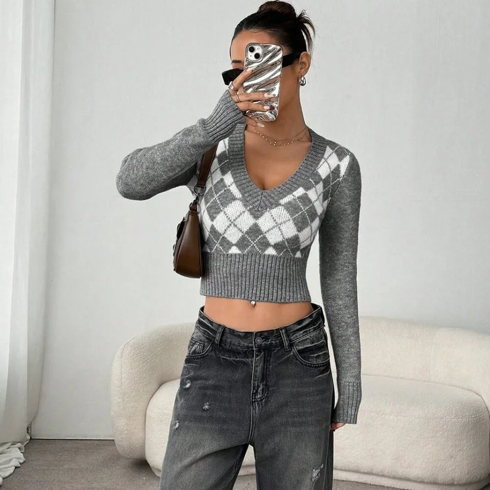 Multicolor Casual Women's Argyle Pattern V-Neck Slim Fit Crop Pullover - Picture 4 of 7